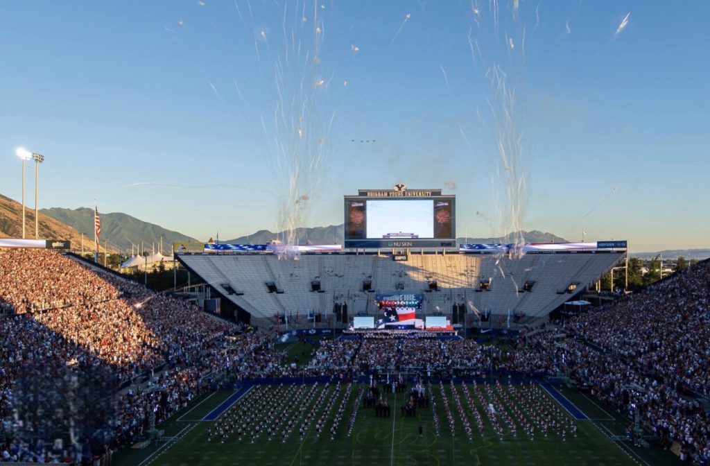 Seis heridos al caer fuegos artificiales defectuosos en las gradas de un estadio en Utah