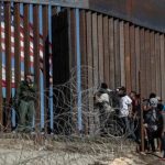 Preocupación de migrantes y empresarios en frontera México-EEUU tras renuncia de Biden