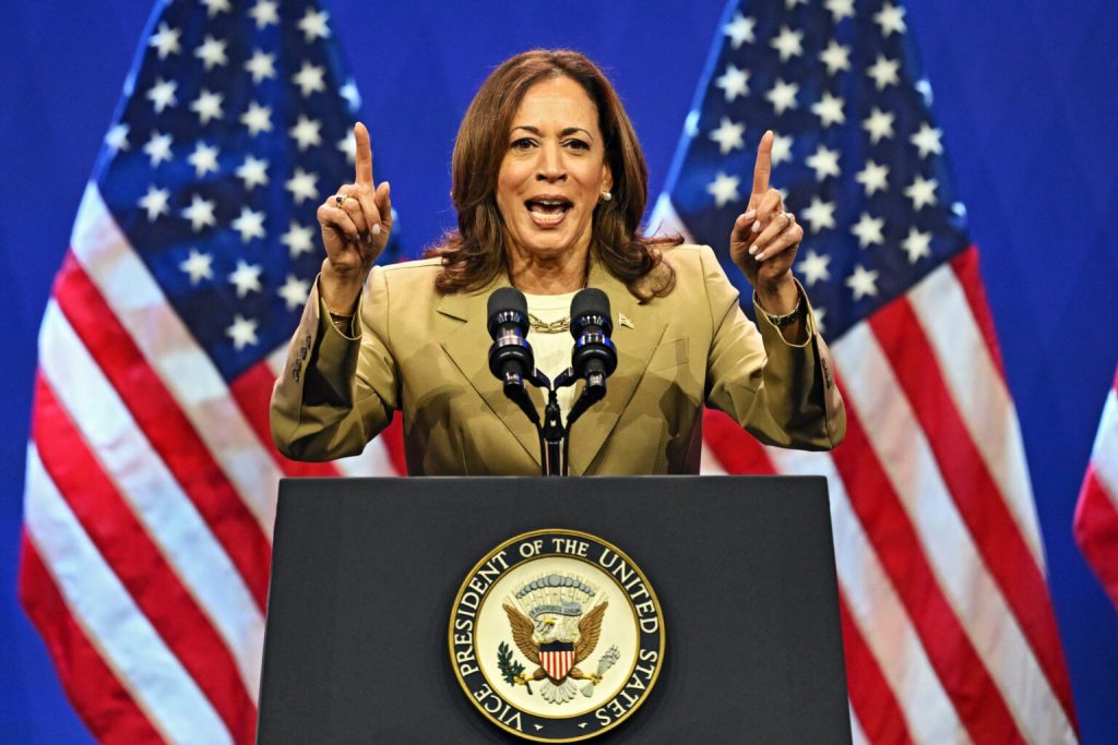 Kamala Harris tacha de «falta de respeto»  ataques de Trump a su identidad racial