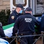 Hombre habría matado a su madre, cuñada y sobrinos a puñaladas en Brooklyn