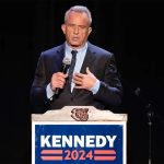 Robert F. Kennedy Jr. alaba salida de Biden y acusa al partido de ocultar su deterioro