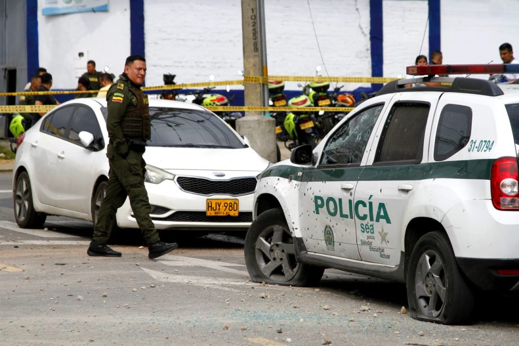 Policía colombiana inspecciona maleta “con posible artefacto explosivo” en Bogotá