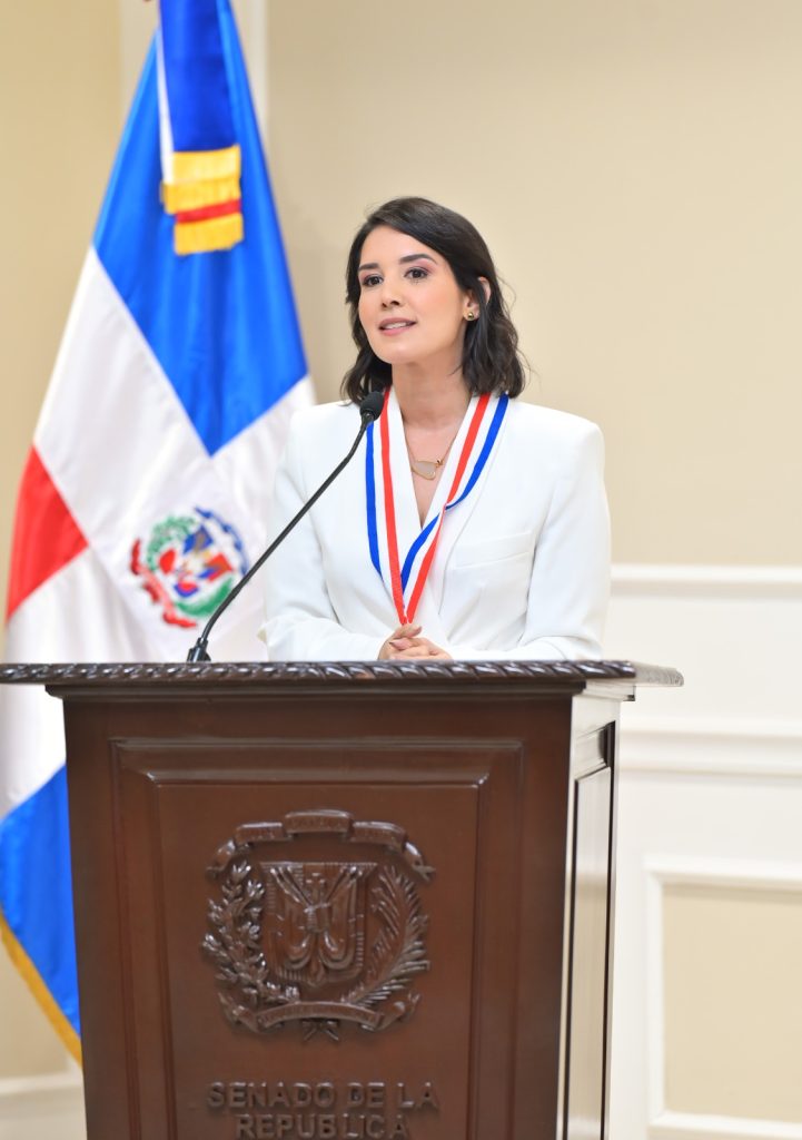 Reconocen a la periodista Jessica Hasbún con Premio al Servicio Voluntario