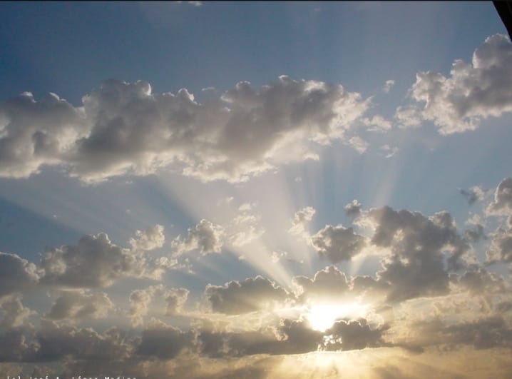 Cielo soleado y algunos aguaceros este lunes en RD, informa el Indomet