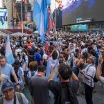 Argentinos vuelven a tomar Times Square en un nuevo “banderazo”