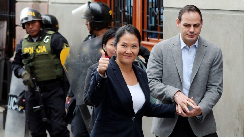 Keiko Fujimori llega a la corte para inicio de su juicio por lavado de activos