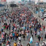 Declaran tregua de bloqueo de importante carretera en Perú