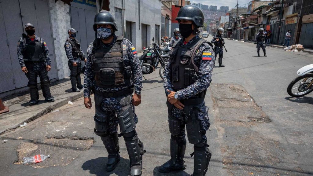 Venezuela despliega cerca de 390 mil policías y militares para resguardar elecciones