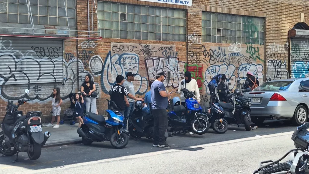 Autoridades han sacado 650 motocicletas de las calles de Queens este año