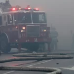 Incendio masivo deja 14 heridos y destruye siete casas en Queens