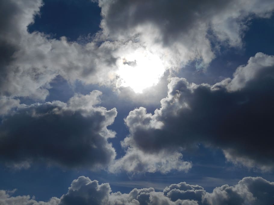 Día de la Restauración dominicana con un cielo soleado