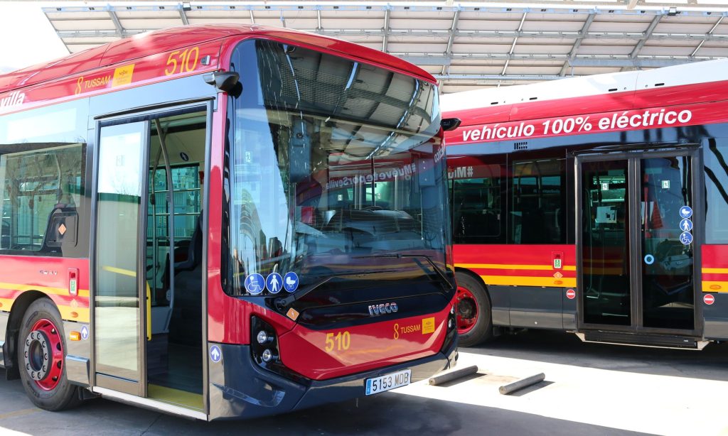 ¡Increíble! Padres olvidan a sus hijos en autobús de España