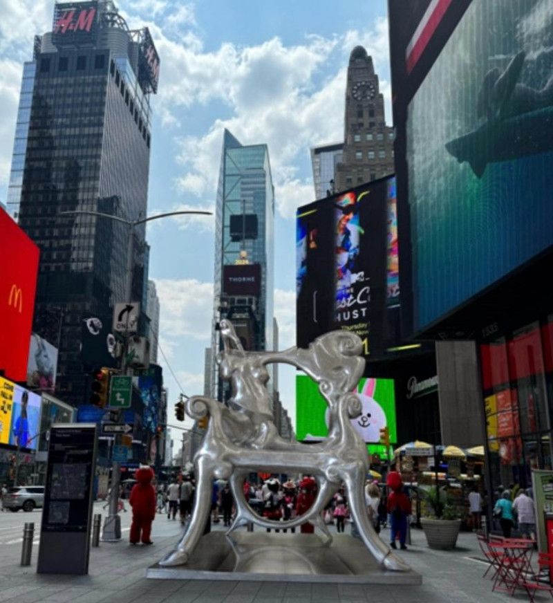 Fundación Iván Tovar revolucionó la gran Manzana, el nuevo concepto de la escultura Moderna.