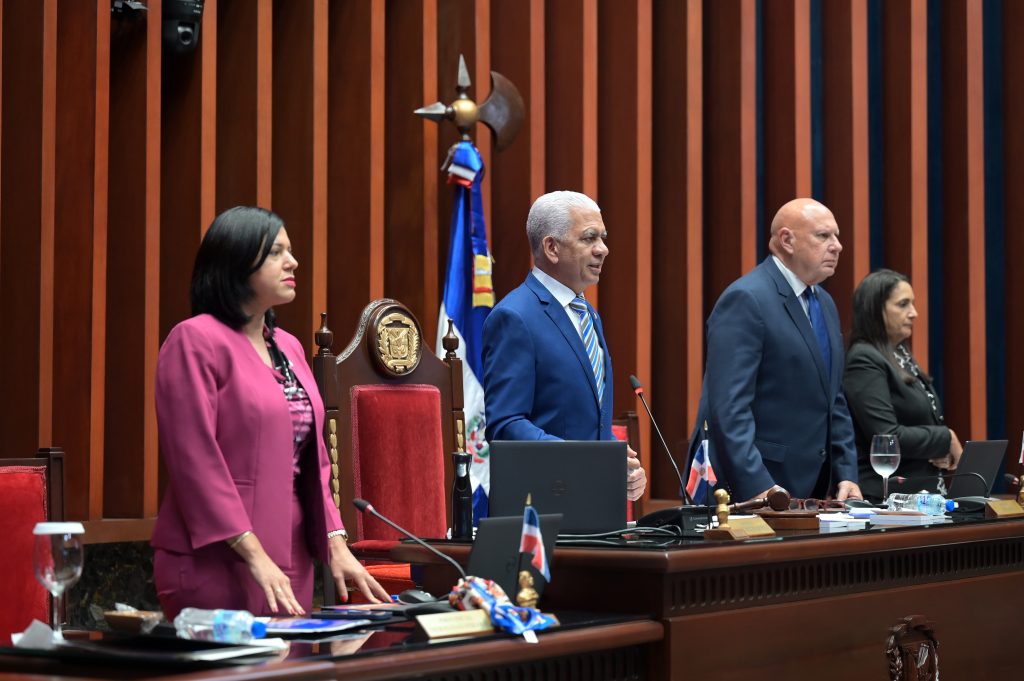 Senado aprueba resolución reconoce atleta Marileidy Paulino Orgullo Nacional