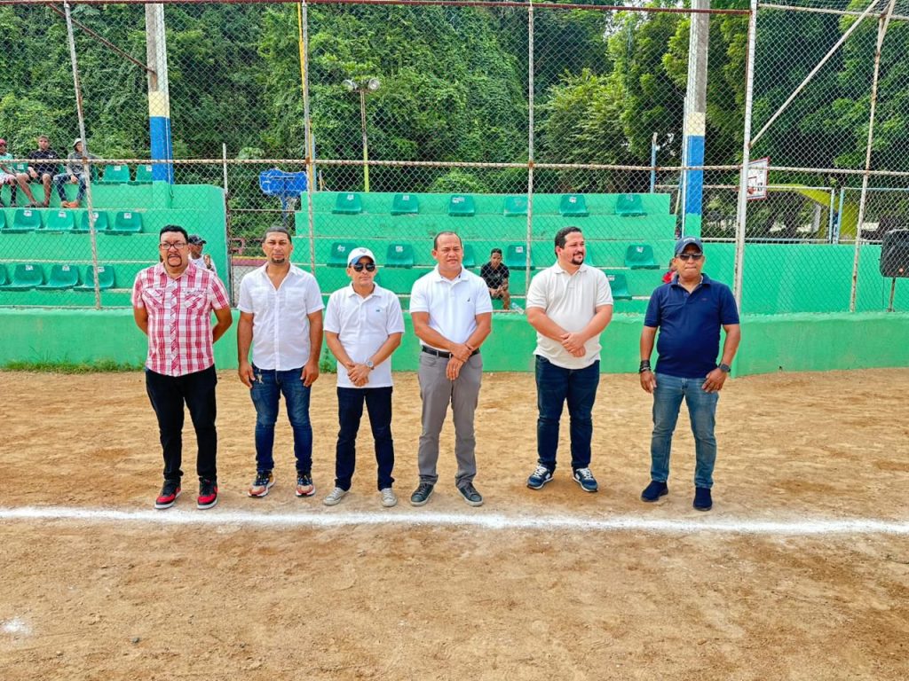 Club Deportivo, Cultural y Social Alexander De la Rosa Celebra su Copa 30 Aniversario