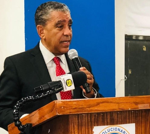 Espaillat sostiene encuentro con perremeístas en NY