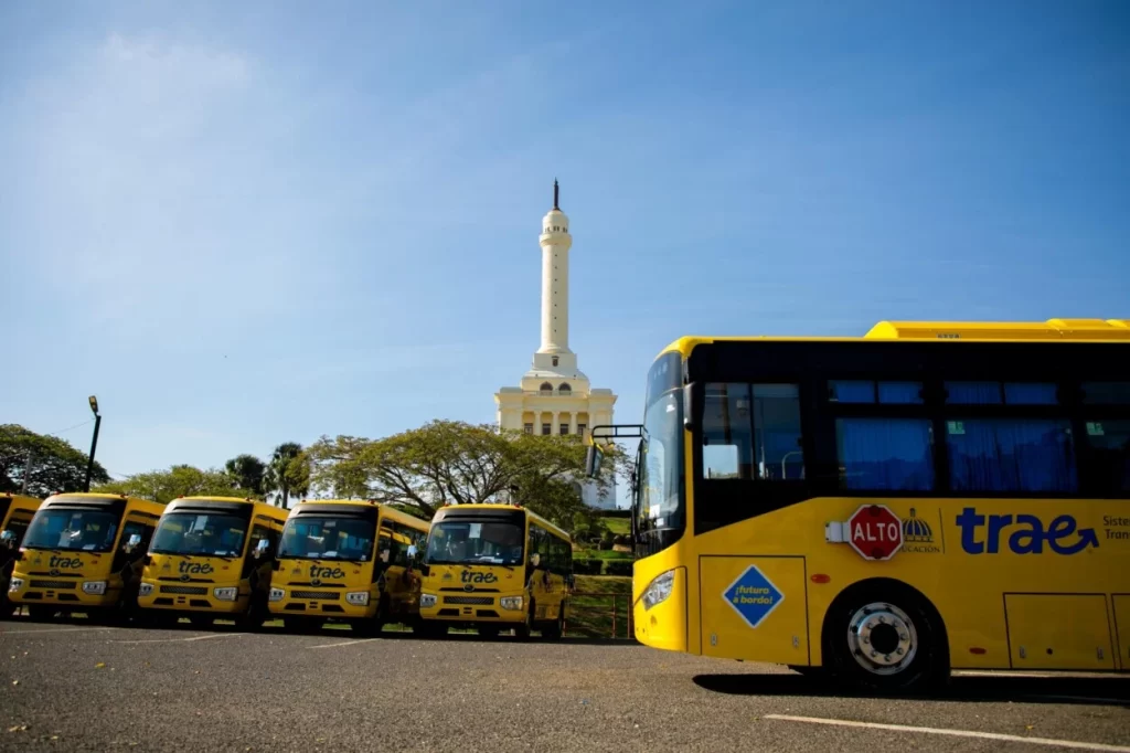 Gobierno apertura el Transporte Estudiantil en Santiago con 150 autobuses eléctricos