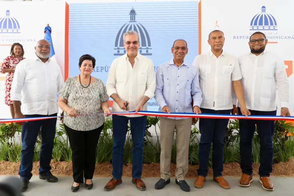 Abinader inaugura obras por RD$512 MM