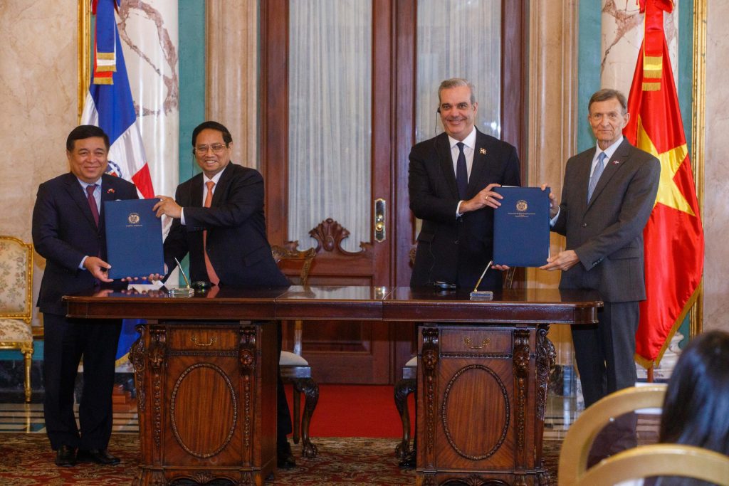 R.Dominicana y Vietnam firman acuerdos comercio y cooperación