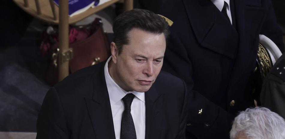 Musk afirma Comisión de Bolsa y Valores exige que pague multa por revelar acciones de X