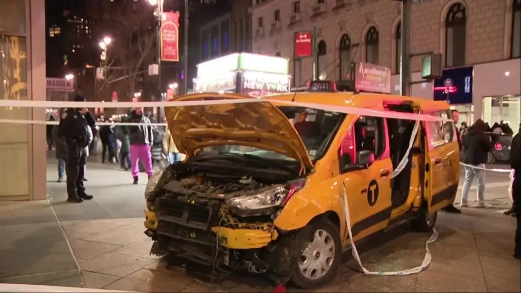 Un taxi atropella a por lo menos seis peatones en Nueva York el día de Navidad