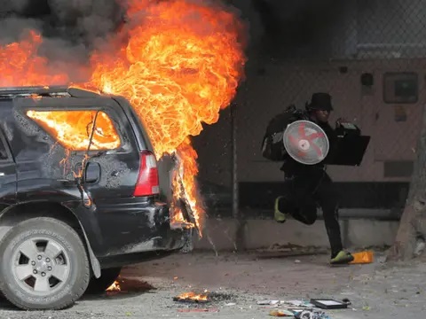 Pandillas de Haití prenden fuego a templo; hay distintas víctimas