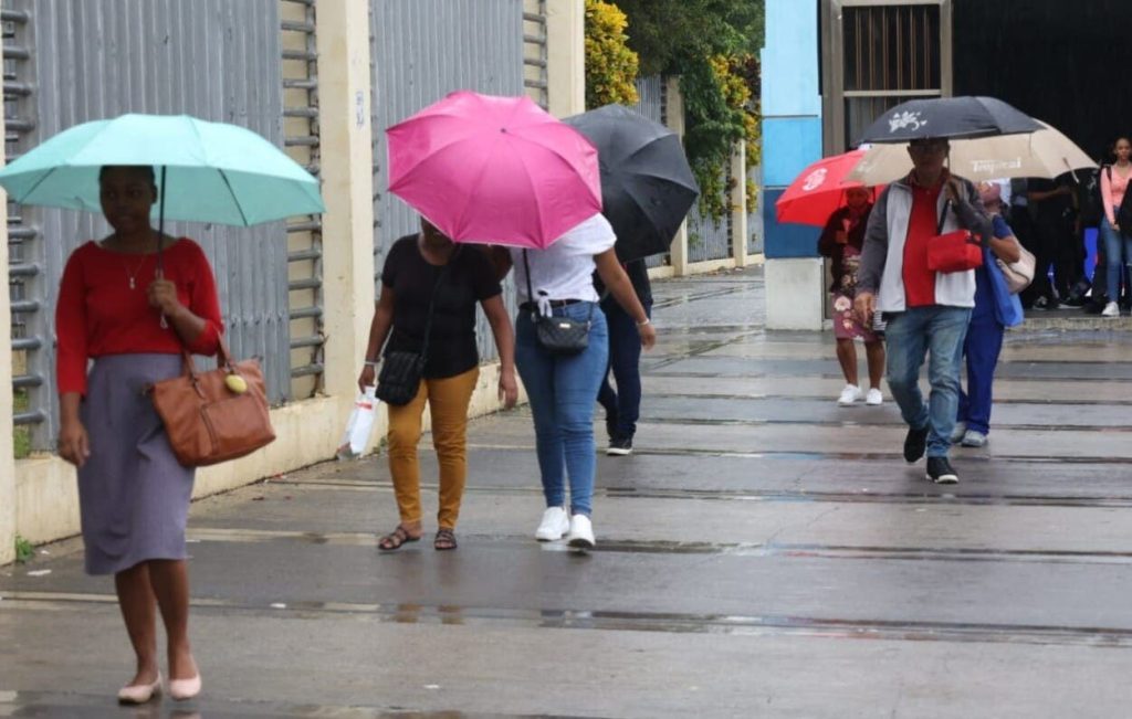 Vaguada traerá lluvias moderadas este lunes en varias provincias del país