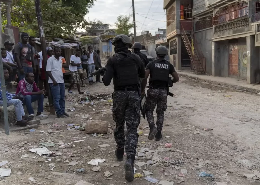 Policía de Haití golpea a banda armada en su bastión y da muerte a varios de sus miembros