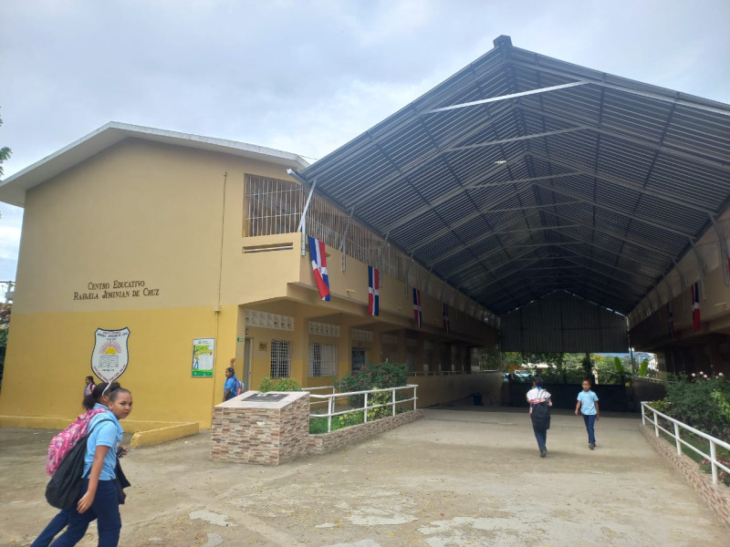 Más escuelas se suman a paro por intoxicaciones con pesticidas agrícolas