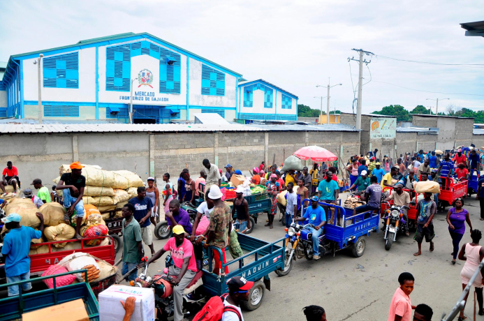 Comerciantes del mercado de Dajabón denuncian exclusión en ampliación plaza