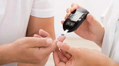 Identifican una hormona que provoca diabetes tipo 2 en personas obesas