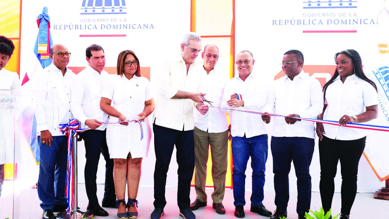 Abinader inaugura carretera en Elías Piña por RD$1,120 MM