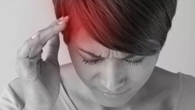 Cómo prevenir la migraña: 10 alimentos ricos en tiramina que se deben evitar