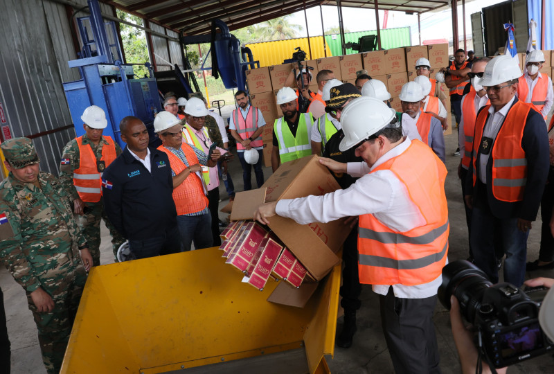 Aduanas destruye 19,186,309 cigarrillos incautados en frontera, puertos y aeropuertos