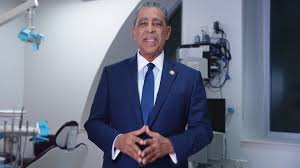 Adriano Espaillat da respuesta demócrata a discurso de Trump